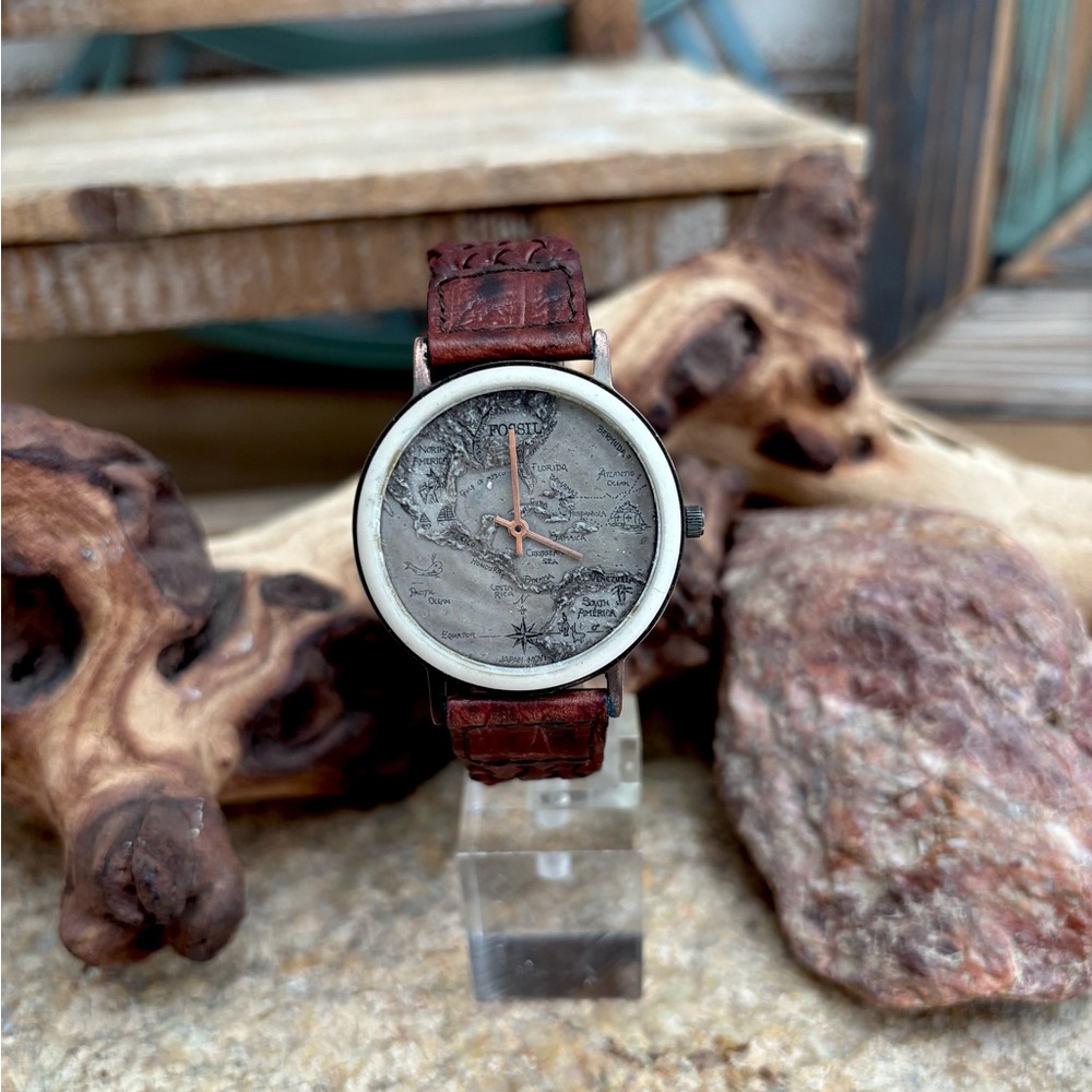 Vtg. RARE 1987 WORLD MAP STONE FOSSIL WATCH WORN ONCE!